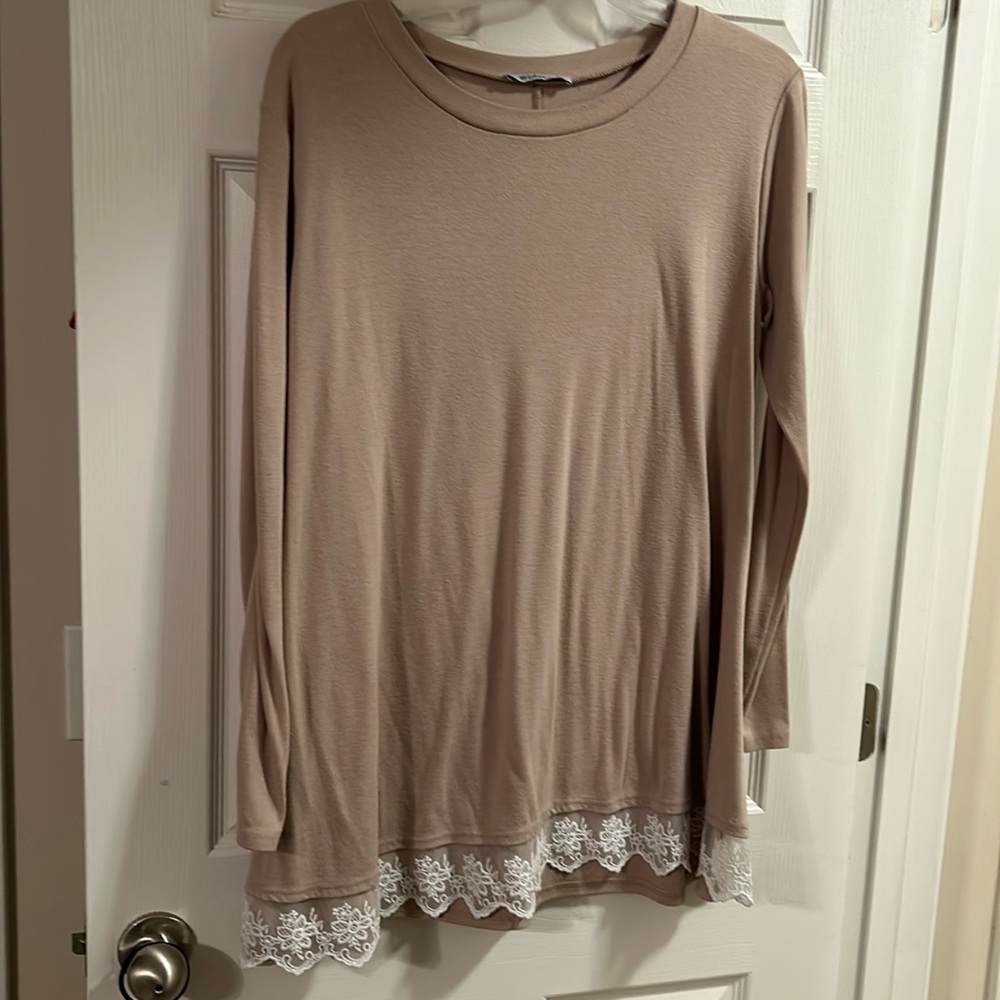 Women’s tunic shirt. Tan with white lace at bottom